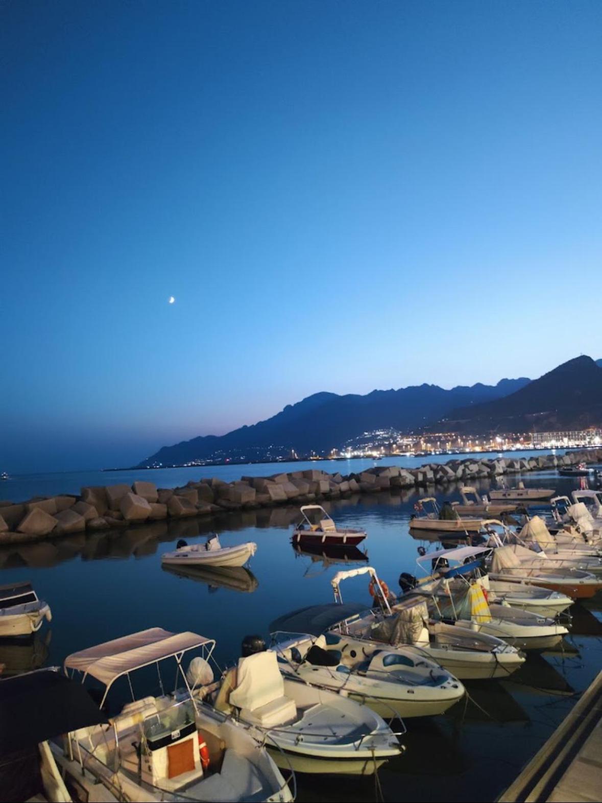 Salerno Mare E Luci Deluxe Daire Dış mekan fotoğraf